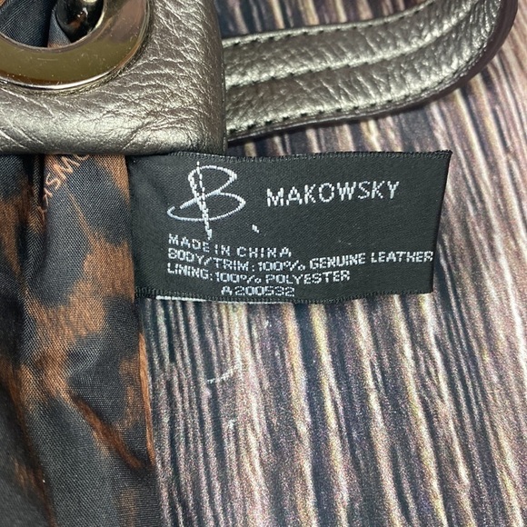 B Makowsky Silver Metallic Bag - Picture 10 of 14
